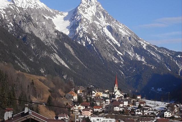 Haus Morgensonne Hotel Pettneu am Arlberg Exterior photo