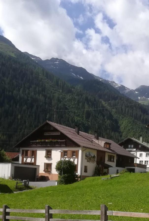 Haus Morgensonne Hotel Pettneu am Arlberg Exterior photo